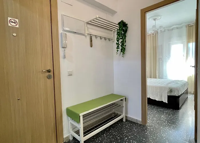 Papagayo Comodo, Bonito, Centrico * קלפה